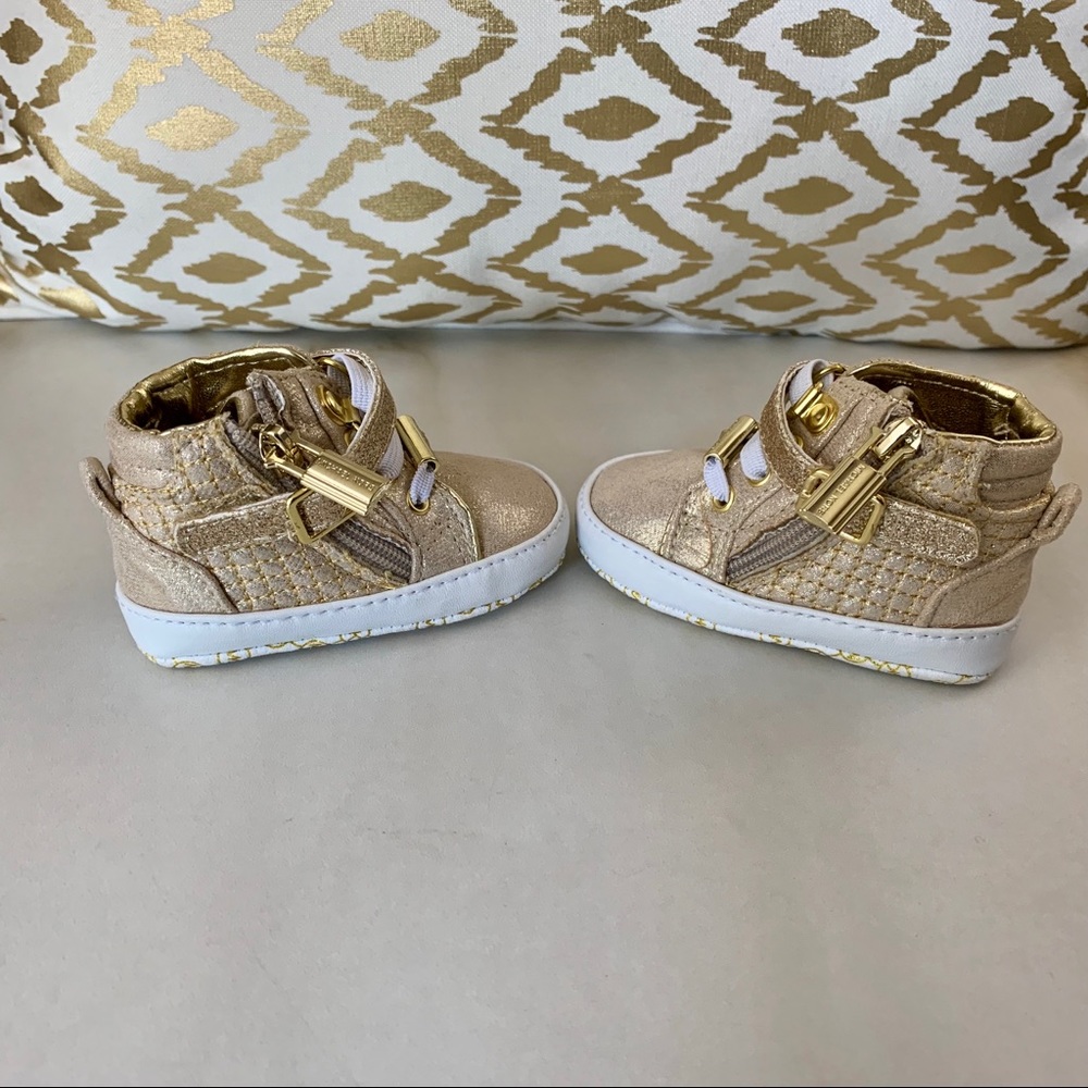 Gold Michael Kors baby tennis shoes 💛